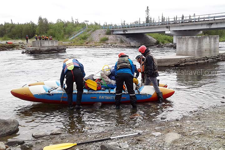Rafting by a catamaran on the Umba river from the centre of the Kola Peninsula to the White Sea. Five days full of action on the longest wild water track of northwest Russia.